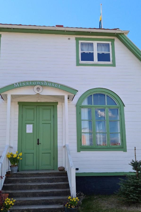 Missionshuset Bed & Breakfast Sandhamn Exterior foto