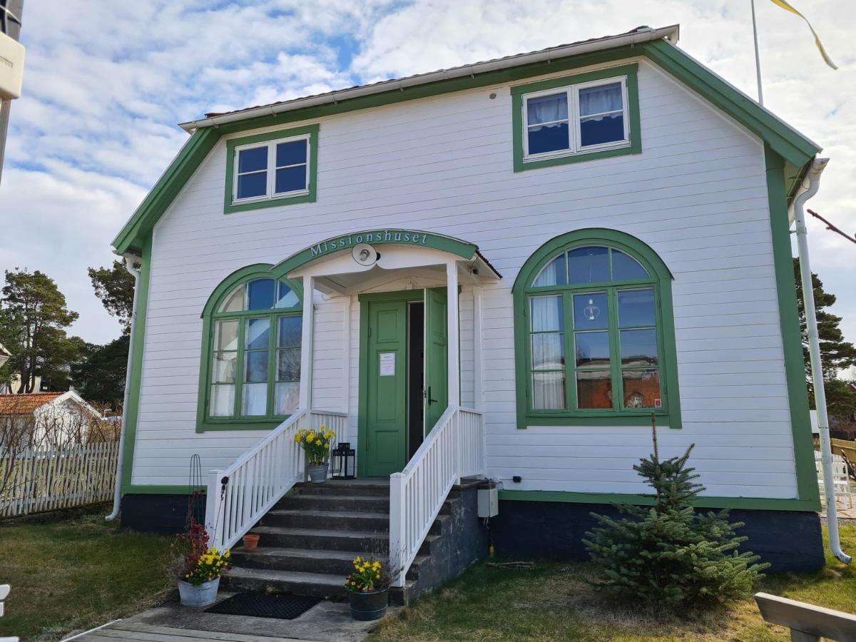 Missionshuset Bed & Breakfast Sandhamn Exterior foto